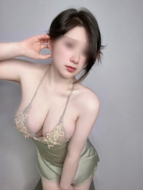 愛寧：28歲F奶運動妹、陪你邊看A片邊實操、主動坐上來搖到你射滿