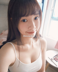 小唯 26歲 D罩杯：天生淫水體質、當場噴泉大爆發、挑戰「在水裡做」失控感