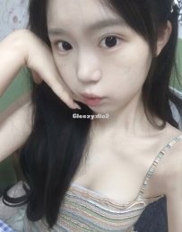 芽夢 21歲 D罩杯：骨感纖細身型、皮膚白皙透明、天生極度敏感實測