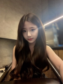 小麗 23歲C罩杯：23歲極品性感尤物！坐擁性感身材曲線粉嫩蜜桃胸型、解鎖黑夜的誘惑可