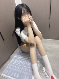 七可 20歲C罩杯：20歲爆水極品浪女！天生易濕體質水多、在床上超淫蕩、喜歡各種體位喜