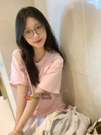 奶糖 18歲C+：剛滿18歲極品素人！鄰家乖乖女、氣質清純、配合度高任你擺佈