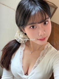 靜蕾 24歲：甜美臉蛋下隱藏的 D 奶誘惑、風趣幽默、滿足你對女友的所有幻想