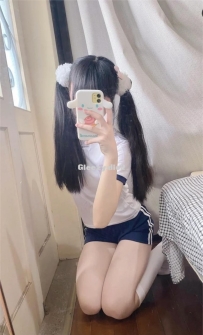 蓓蓓 19Y/C杯：清純失足女友感、粉嫩鮑魚超緊緻、水多毛少極致誘惑