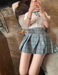 多多 19歲C+：19歲極品卡哇伊嫩妹！可愛溫柔配合度高女友fu、解鎖舌吻包夜69鴛鴦浴LG