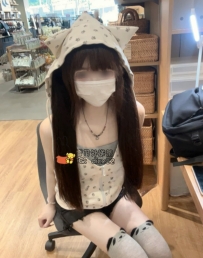 妮妮 18歲B+：18歲合法最低齡！乾淨無異味、粉嫩美穴、小奶青澀個性好