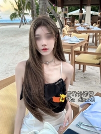 莉涵 23歲 C罩杯：小穴粉嫩多水挑逗即流透明黏滑騷水、插進去水聲咕啾、容易被幹到潮
