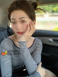 寧靜 26歲C+：白衣天使反差誘惑！甜美護理師丸子頭配上清純臉蛋、私下卻藏著性感水滴C