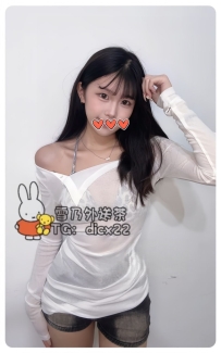 小菲 20歲C罩杯：20歲清純打工妹初解禁！體驗青澀工讀生氣息、解鎖為了暑假賺學費下海