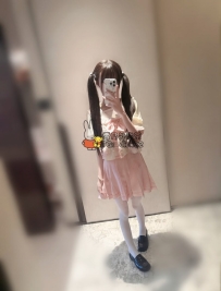 小美 18歲C+：18歲剛成年學生妹！骨感小隻幼齒、青澀緊穴喜歡被疼愛